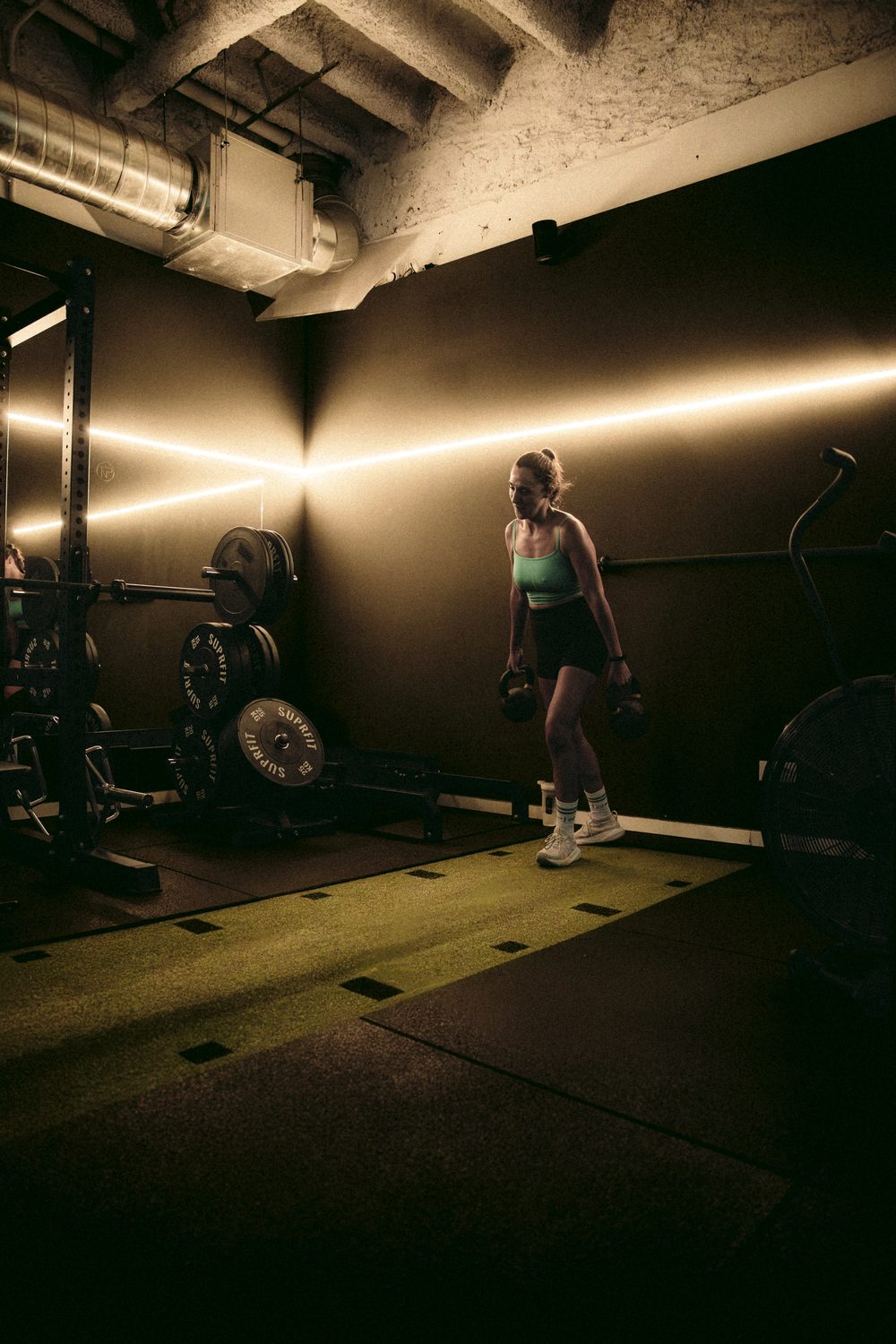 Athletics Studio in Barcelona with open floor and weights